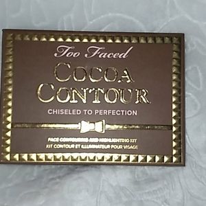 Too Faced face contouring and highlighting kit